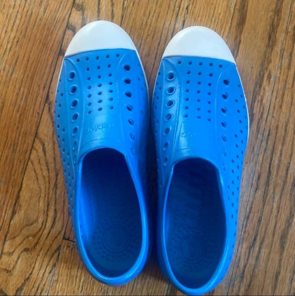 Native Shoes - image 1